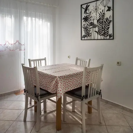Summer Bloom Apartment