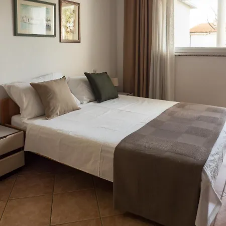 Summer Bloom Apartment