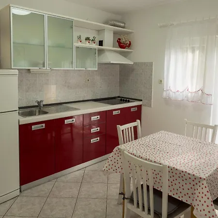 Summer Bloom 아파트 크르크