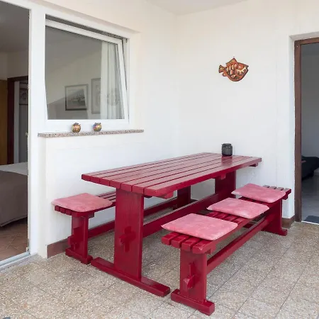 Summer Bloom Apartment