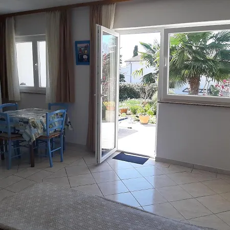 Summer Bloom 아파트 *