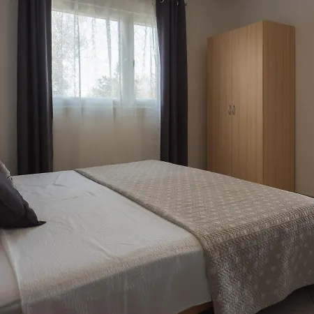 Summer Bloom Apartment *