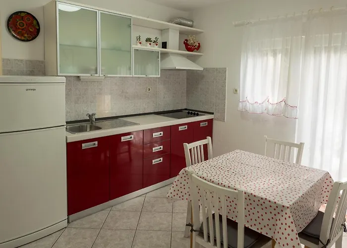 Summer Bloom 아파트 크르크