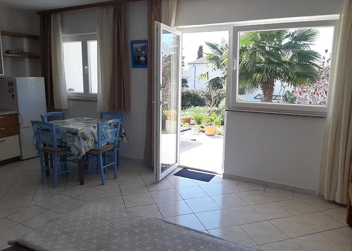 Summer Bloom 아파트 *